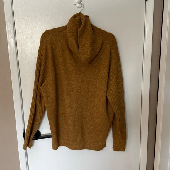 Top Shop Turtle Neck - Picture 1 of 4
